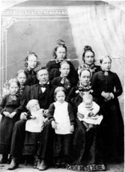 Familiegruppe Holege Sanderson Tufto og kona Birgit Knutsdtr