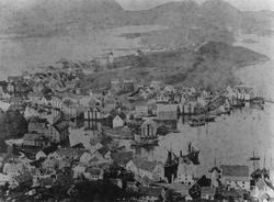 Aalesund mot vest sett fra Aksla.