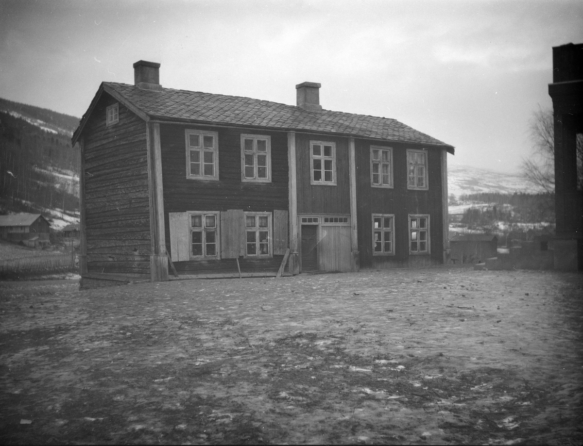 Ryssland også kalt Glassmestermoen skole ved Harpefoss, Sør-Fron, bygd i 1863.