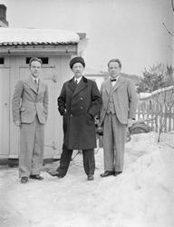 Fra venstre Ivar Kluften, Johan Bojer og Pål Kluften står ut