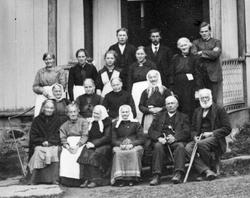 Repro: Gruppebilde. 18 personer, 4 menn og 14 kvinner.