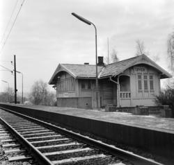 Tøyen stasjon. Stasjon selges til høystbydende. November 196