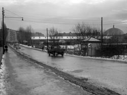 Sørkedalsveien. (Kiosken nedenfor Volvat). Januar 1952