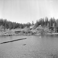 Trollvannet og Trollvannstua: Juni 1957.