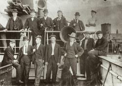 Mannskap på DS Hauk.