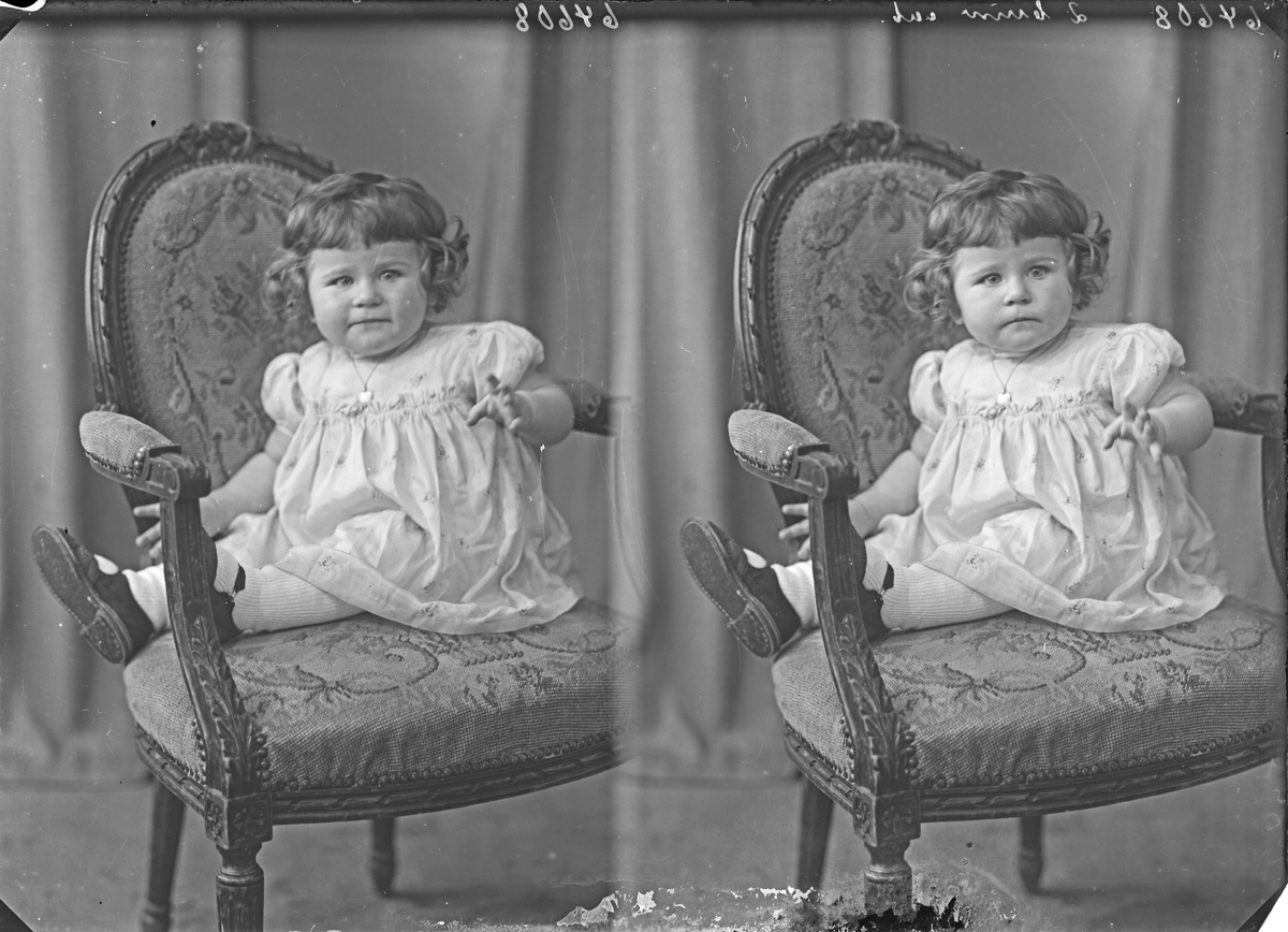 Portrett. Liten pike. Bestilt av Olav J. Olsen. Sørhaugt.