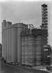 Tilbygg på kornsilo i Buvika