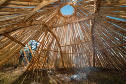 Bilde tatt under arbeidet med å bygge en rekonstuksjon av Da