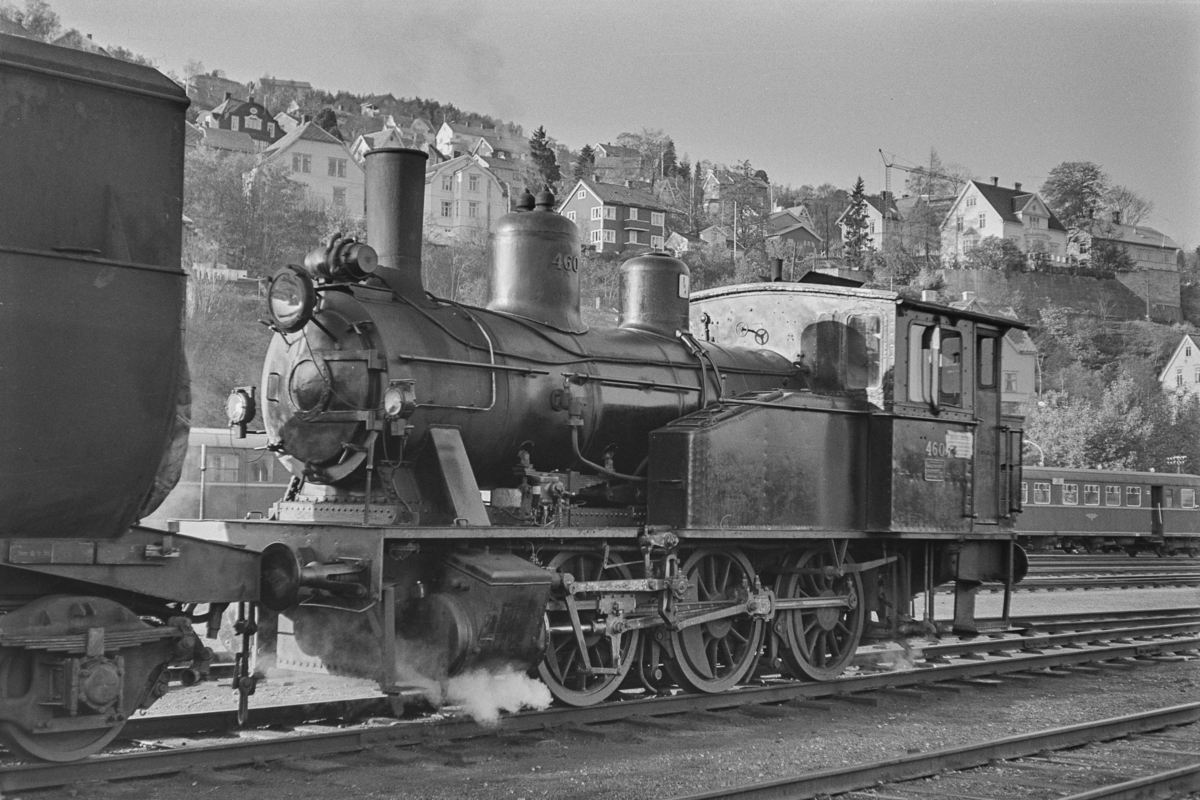 Damplokomotiv type 23b nr. 460 i skiftetjeneste på Marienborg Verksted.