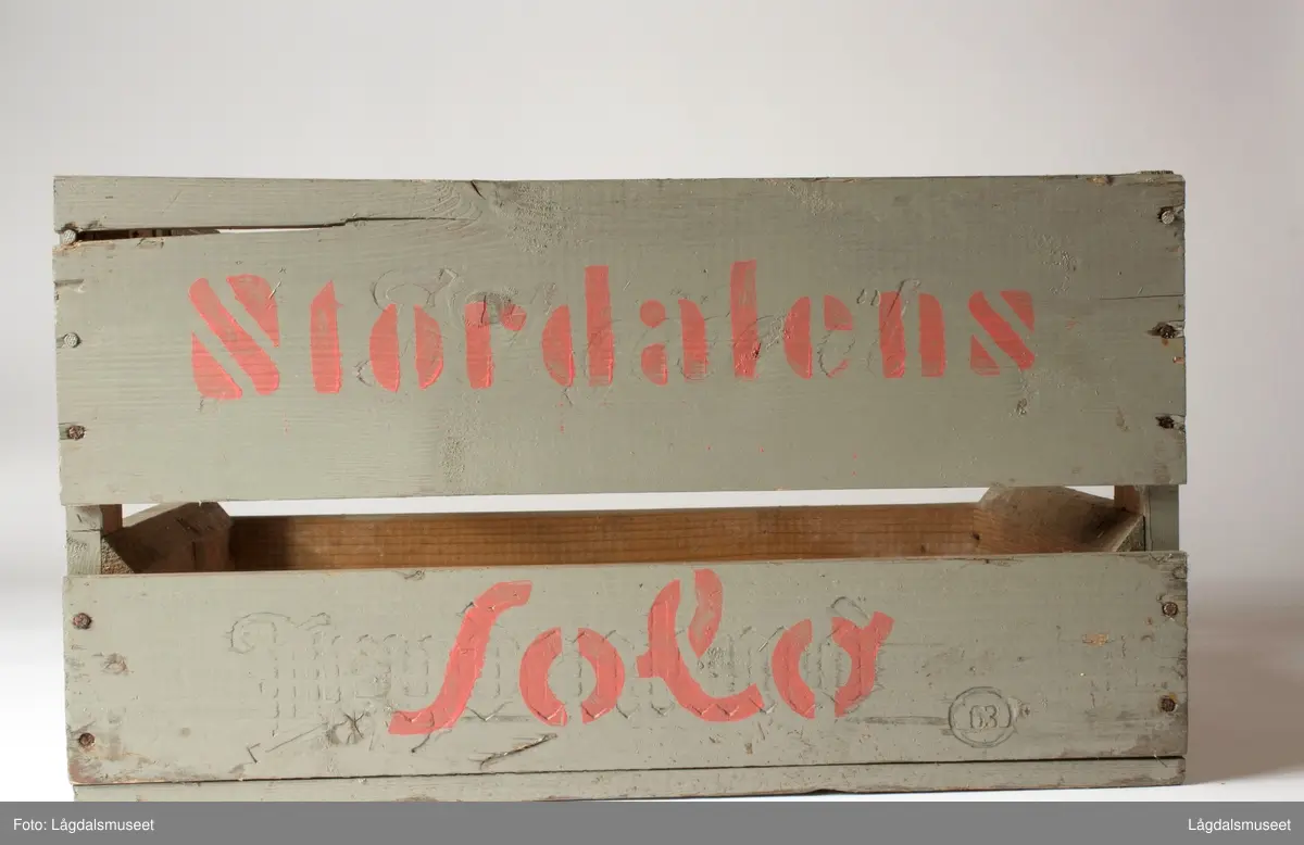 Bruskasse med teksten: "Stordalen" og "Solo".