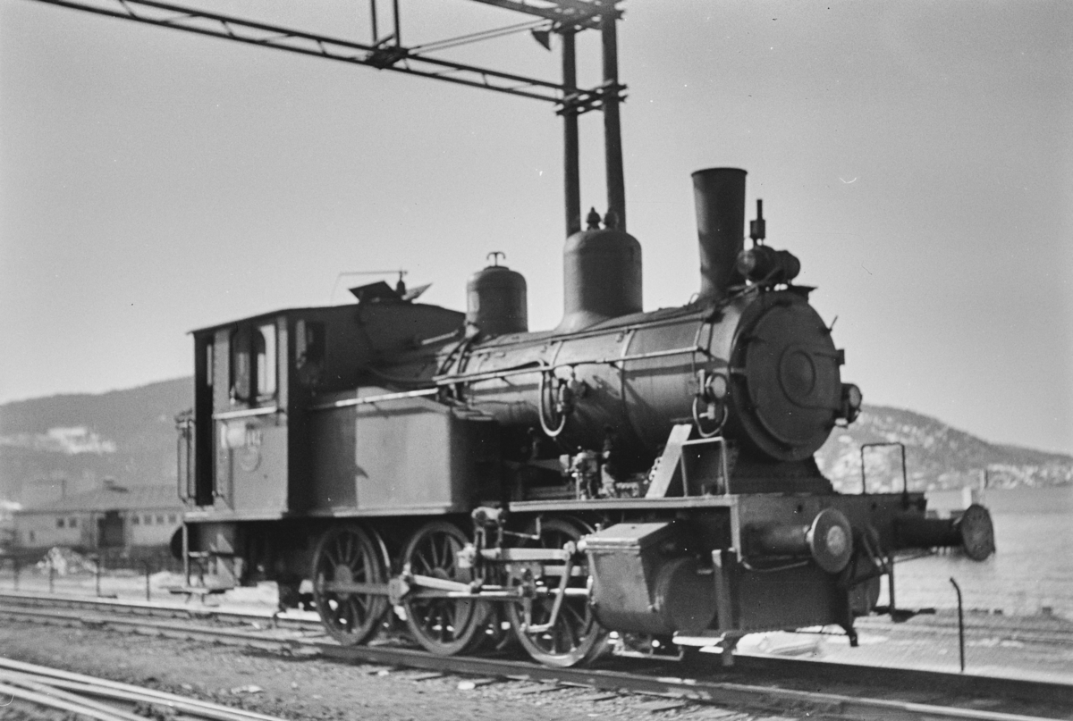 Damplokomotiv type 23b nr. 442 i skiftetjeneste på Trondheim stasjon.