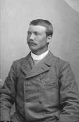 Portrett. Mann. G. O. Haavi