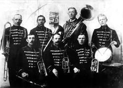 Cirkus Empress-orkesteret i uniform i 1930-årene i Fredrikst