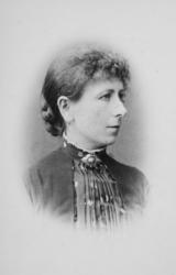 Portrett, kvinne, Kristiansund ca 1875. Fra Herlofsens fotoa