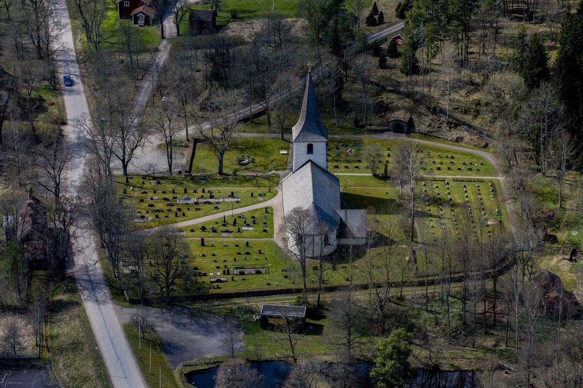 Flygfoto över Nye kyrka i Vetlanda kommun.