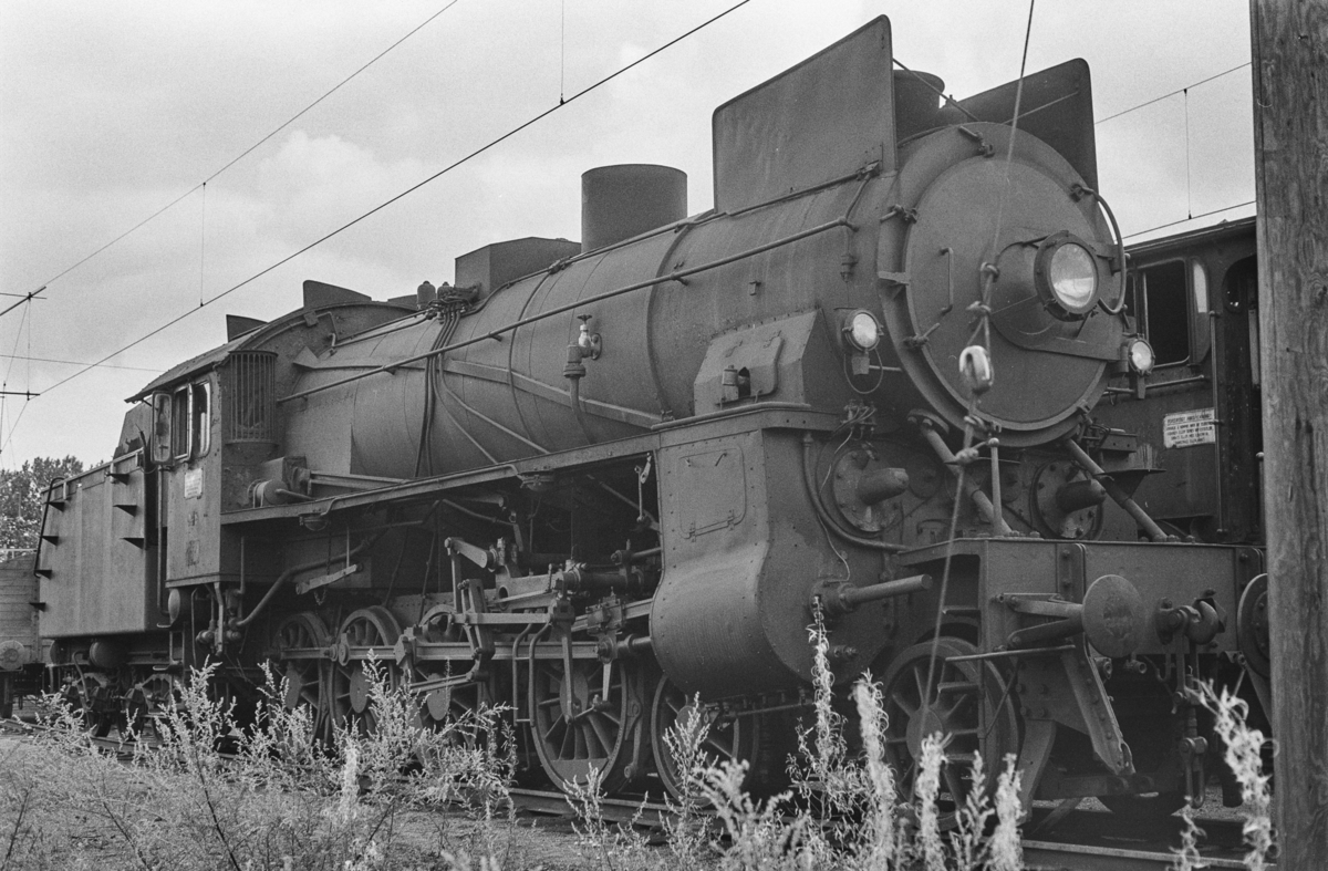 Utrangert damplokomotiv type 31b nr. 448 på Lillestrøm stasjon. Lokomotivet er hensatt og venter på å bli hugget opp.