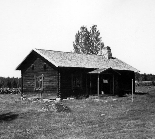 Rökstuga, nedersta gården i Flatåsen, Nikkela. 29/7 1948.