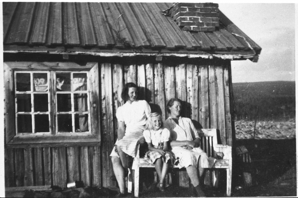 Gruppe,
Frå v.Ingeborg Rust,Gerd Haugstad og Ingebjørg Blakkestad Haugstad