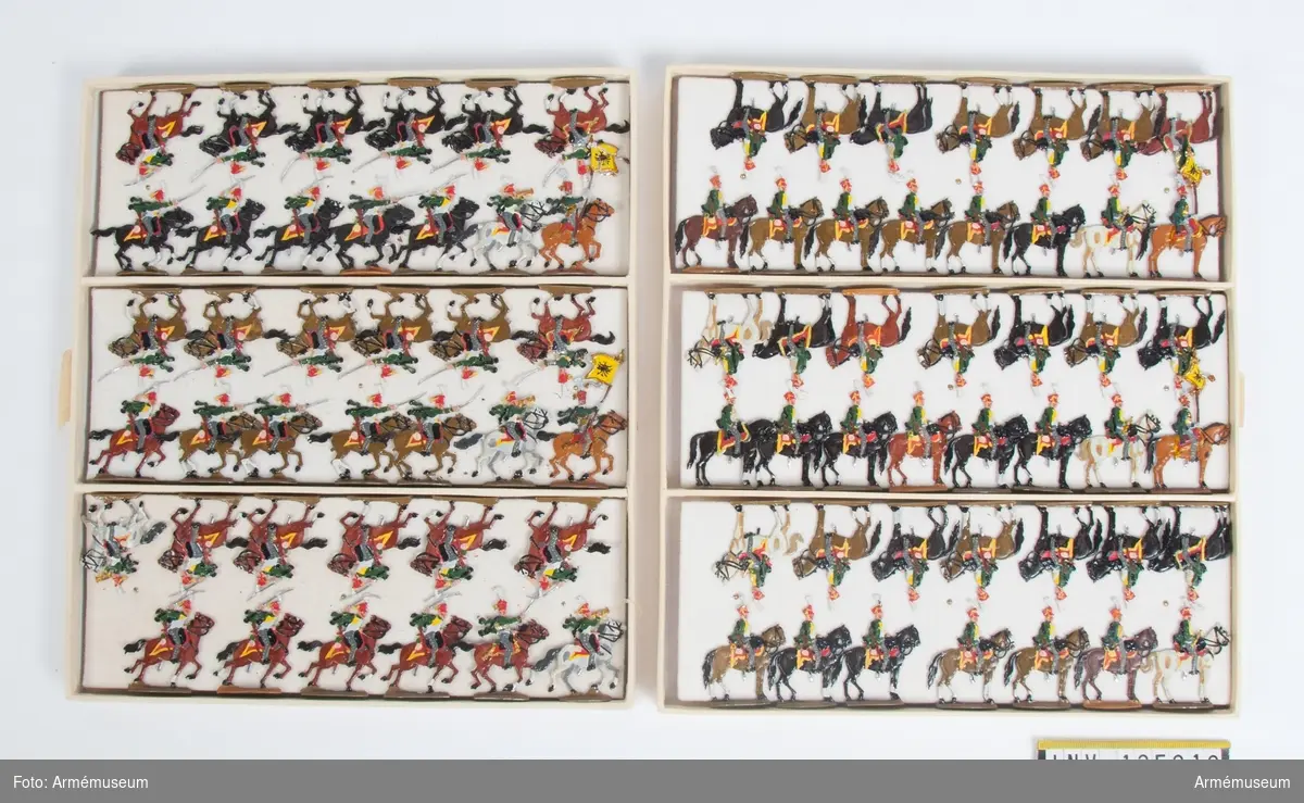 Kavalleri från Österrike från Napoleonkrigen.
Två lådor med figurer.
Fabriksmålade.