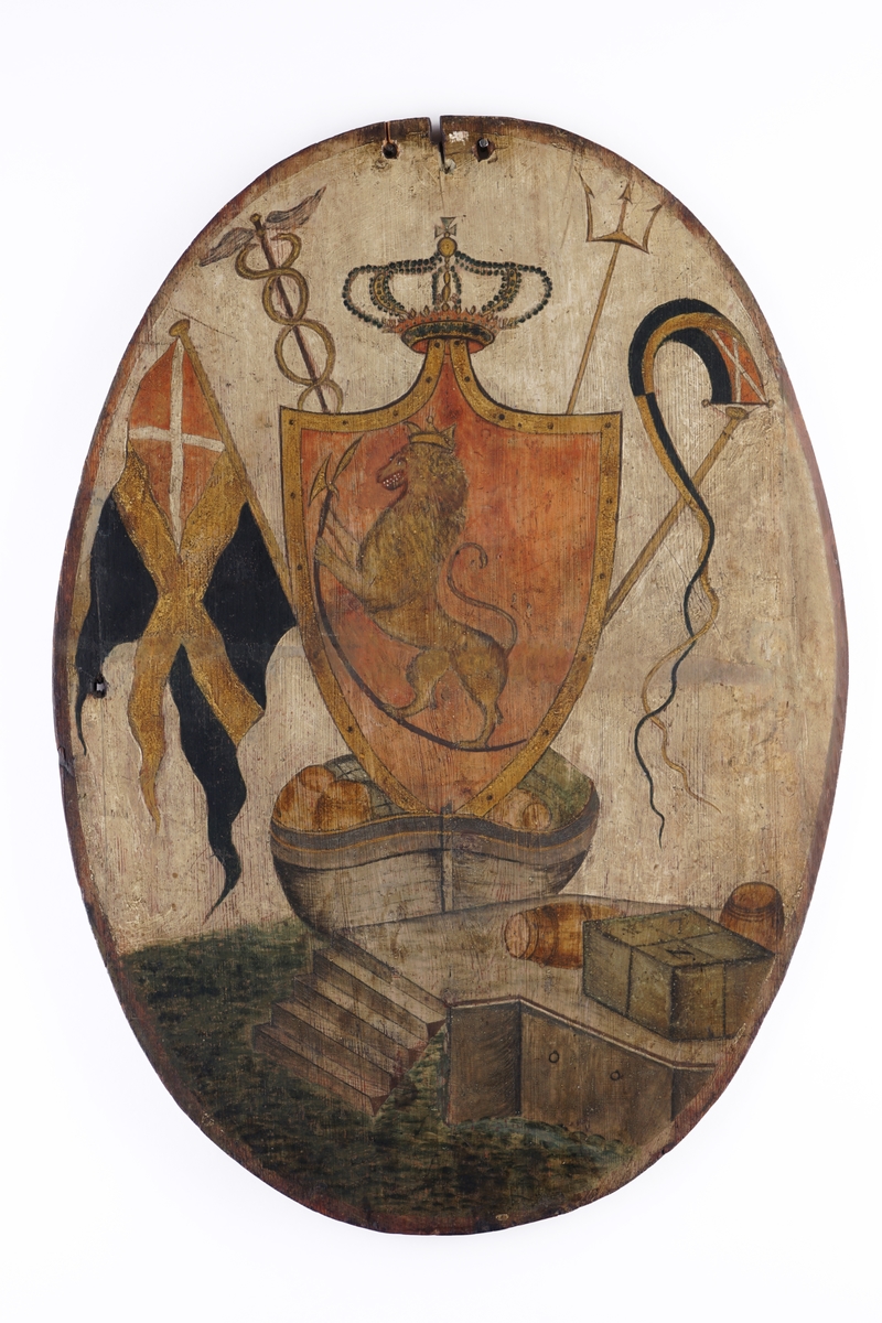 Skiltets motiv viser det kongelige tolltegnet av 1815. I motivet er unionsflagget, riksvåpenet,merkurstaven og triforken samt et skip lastet med tønner. På land er tønner og en kiste.