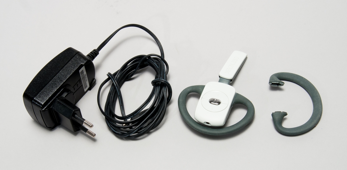 Trådlöst headset, med laddare
headset-WH01, nr 002067
laddaren-modell PSMO3R-055P, p/n: x809335-002.