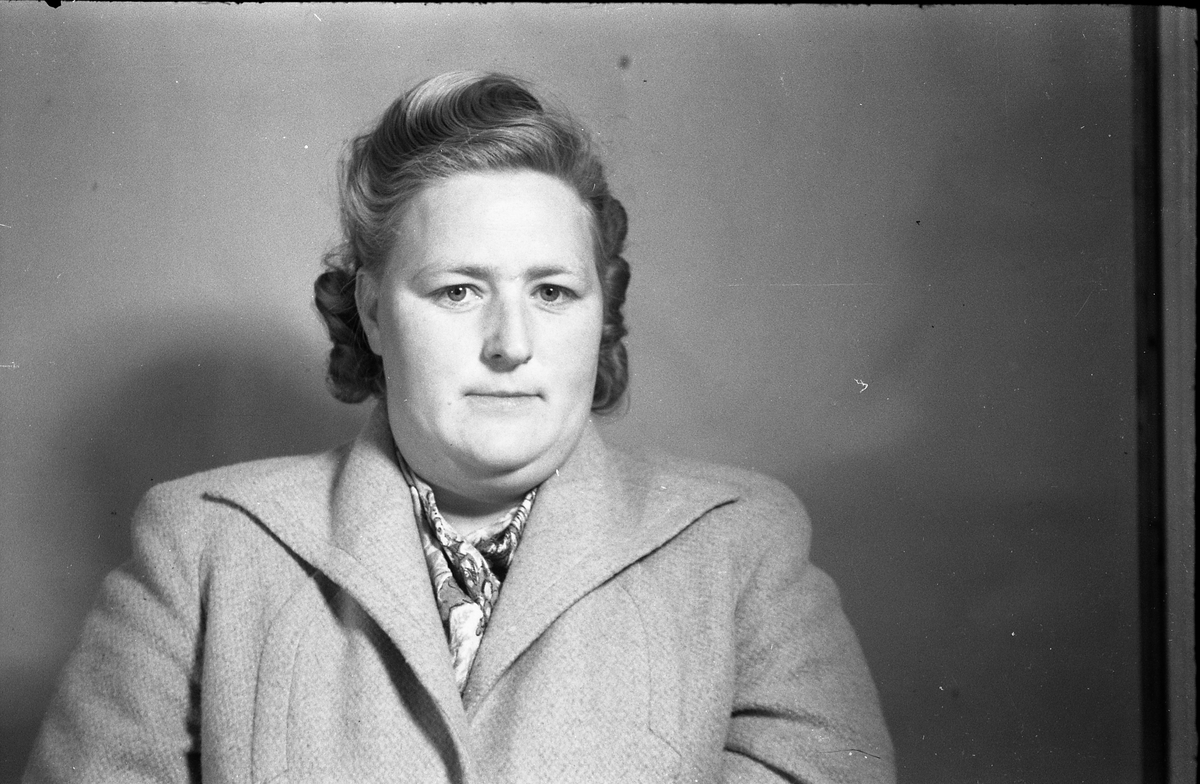 Kvinneportrett mai/juni 1951. Antatt Marie Bredli.