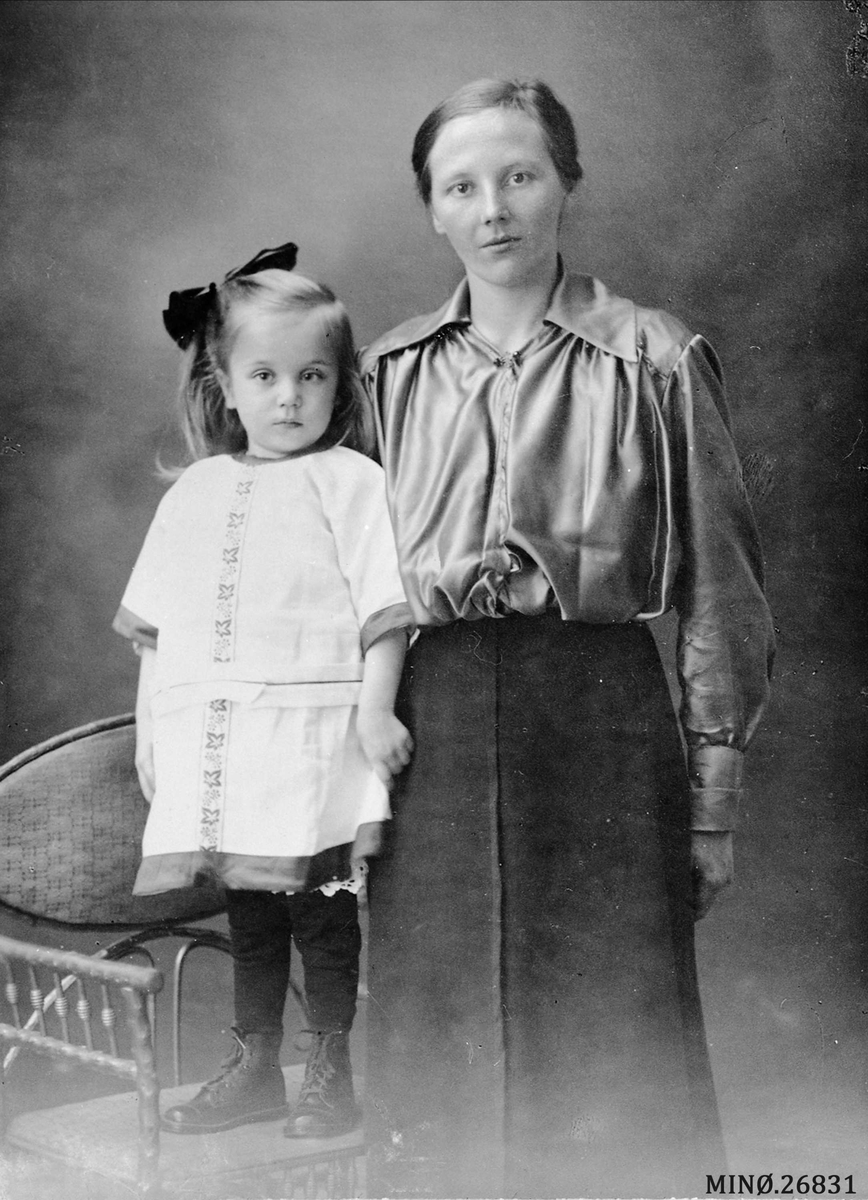 Portrett av mor og datter