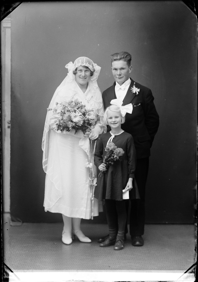 Brudparet Sjögren från Tuskö, Börstil socken, Uppland 1934