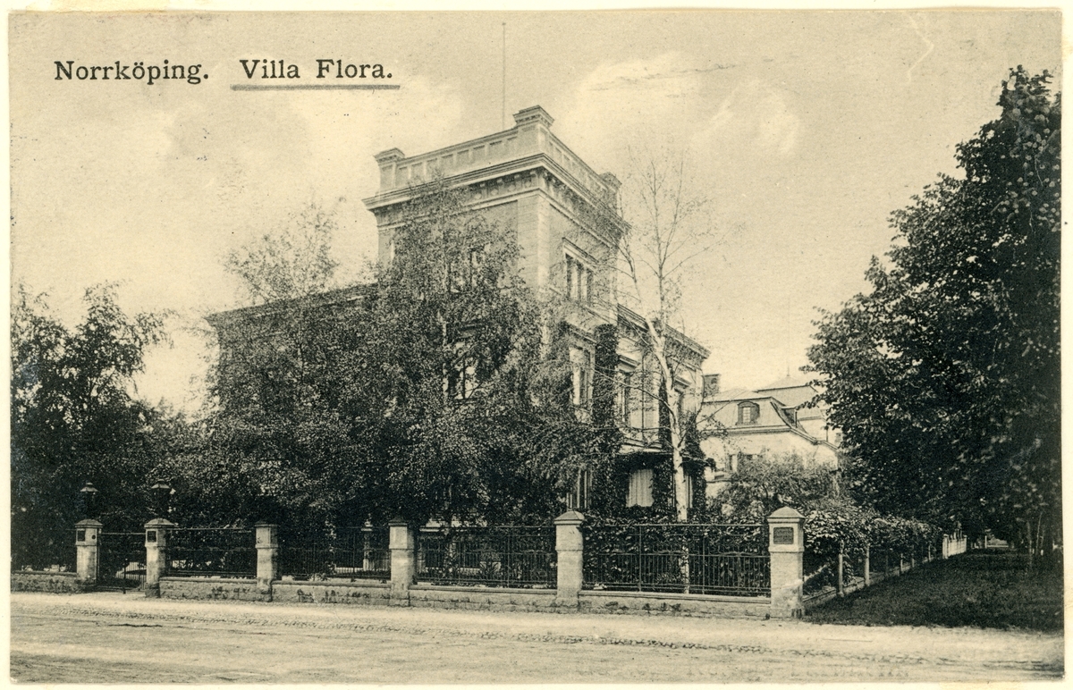 Villa Flora i Norrköping. Patriciervillan uppfördes 1889 genom grosshandlare Edward Ringborgs försorg. Byggnaden revs 1970 för att ge plats för Norrköpings stadsbibliotek.