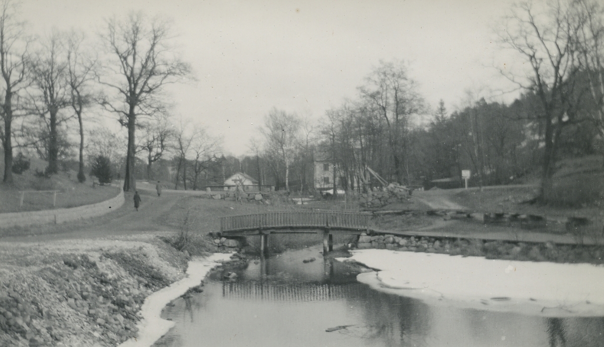 Exteriör. Pinnbron vid Farstavikens inlopp. 1927.