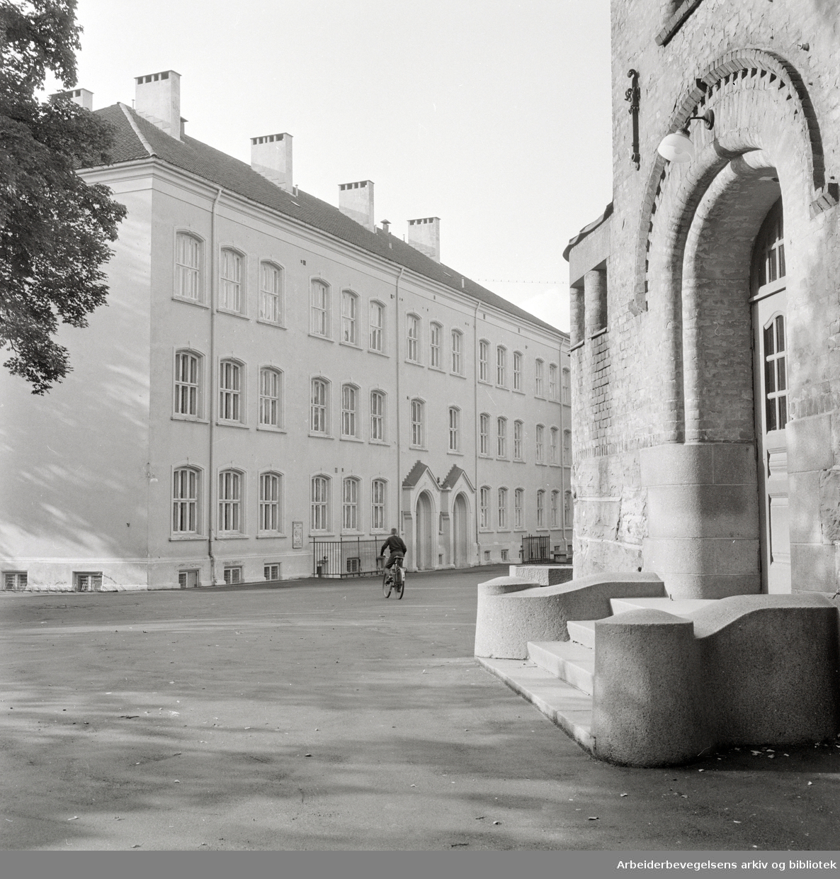 Gamlebyen. Gamlebyen Skole. August 1963