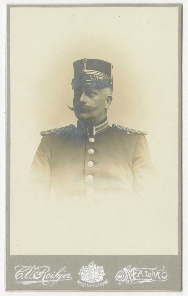 Porträtt av Carl Erik Theodor Höckert, kapten vid Södra skånska infanteriregementet I 25.