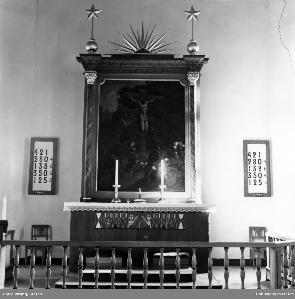 Text till bilden:"Foss kyrka. Altartavla, oljemålning av Pehr Hörberg".