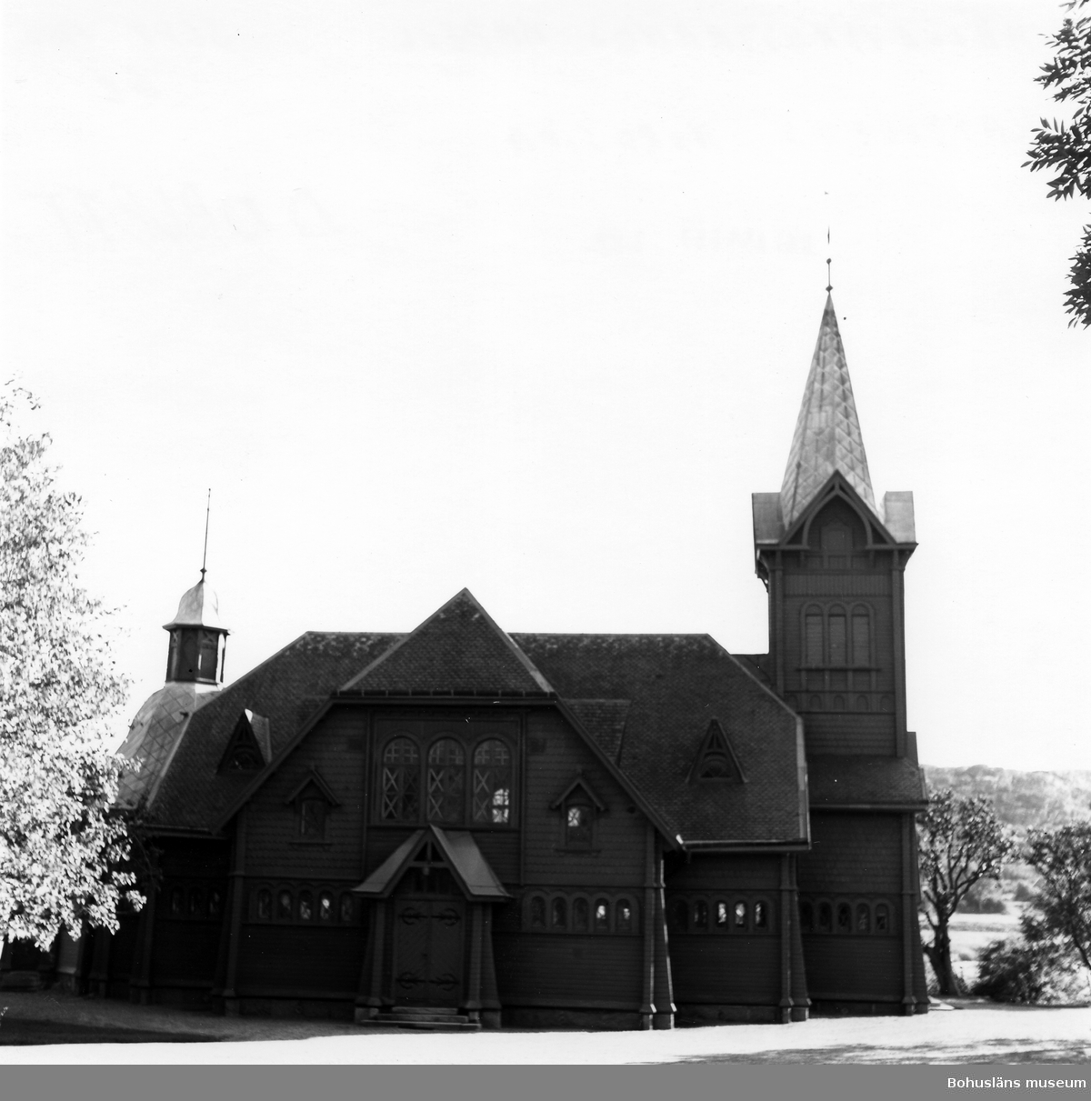 Text till bilden: "Hälleviksstrand kapell. Kapellets nordsida".
