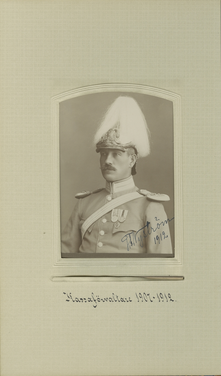 Porträtt av Nyström, officer vid Livgardet till häst K 1.