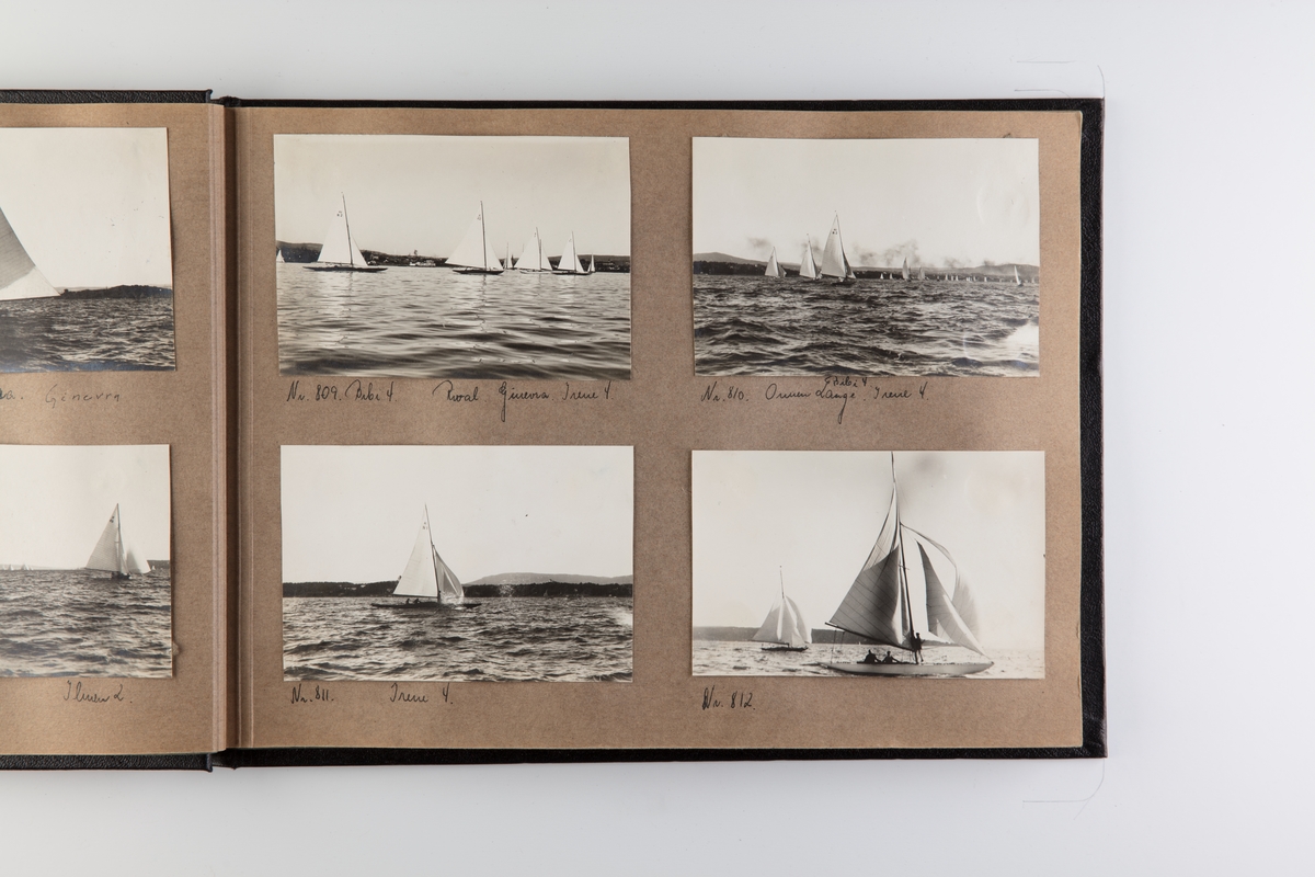 Album med fotografier av seilbåter fra regattaer 1920-1922.