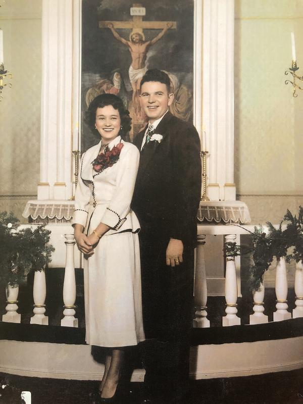 Bryllupsbildet fra 1960-tallet inne i utvandrerkirken