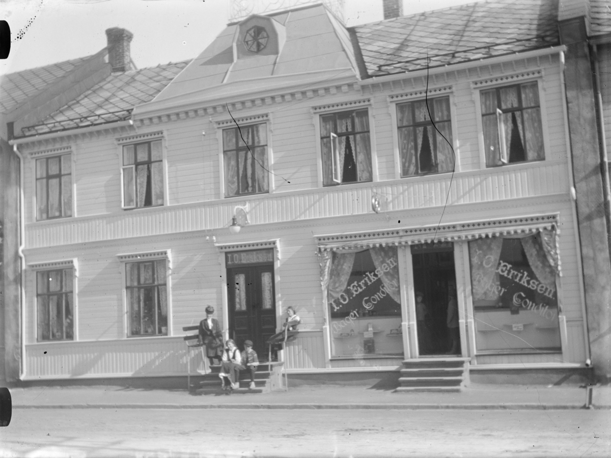 Baker I. O. Eriksens bygård i Levanger