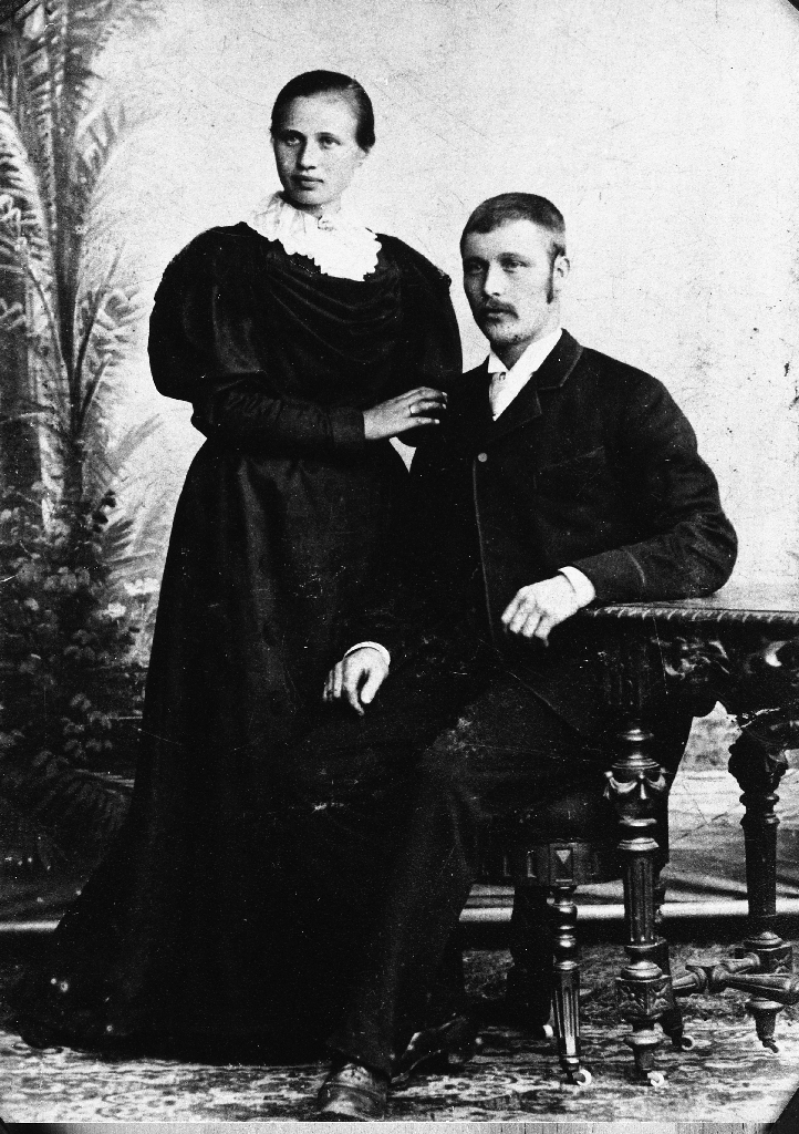 Ekteparet Maria f. Kalberg (14.6.1876 - 5.2.1943) og Jakob Eide (13.9.1868 - 11.11.1911)