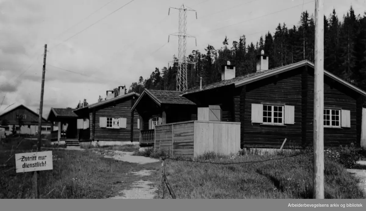 Bogstadleiren. Tysk brakkeleir. Familier flytter inn i leiren. Oktober 1947
