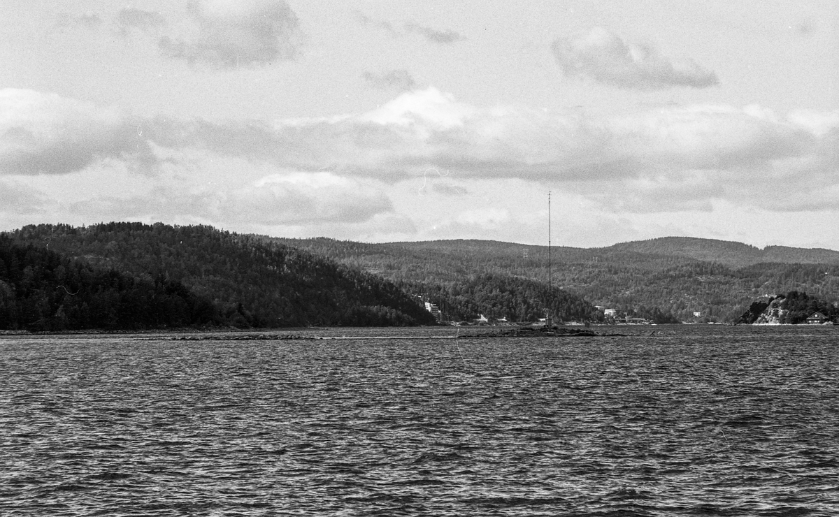 Oslofjorden mellom Drøbak og Hurum, ser over mot Sætre i Hurum og øyene ved H-øya.