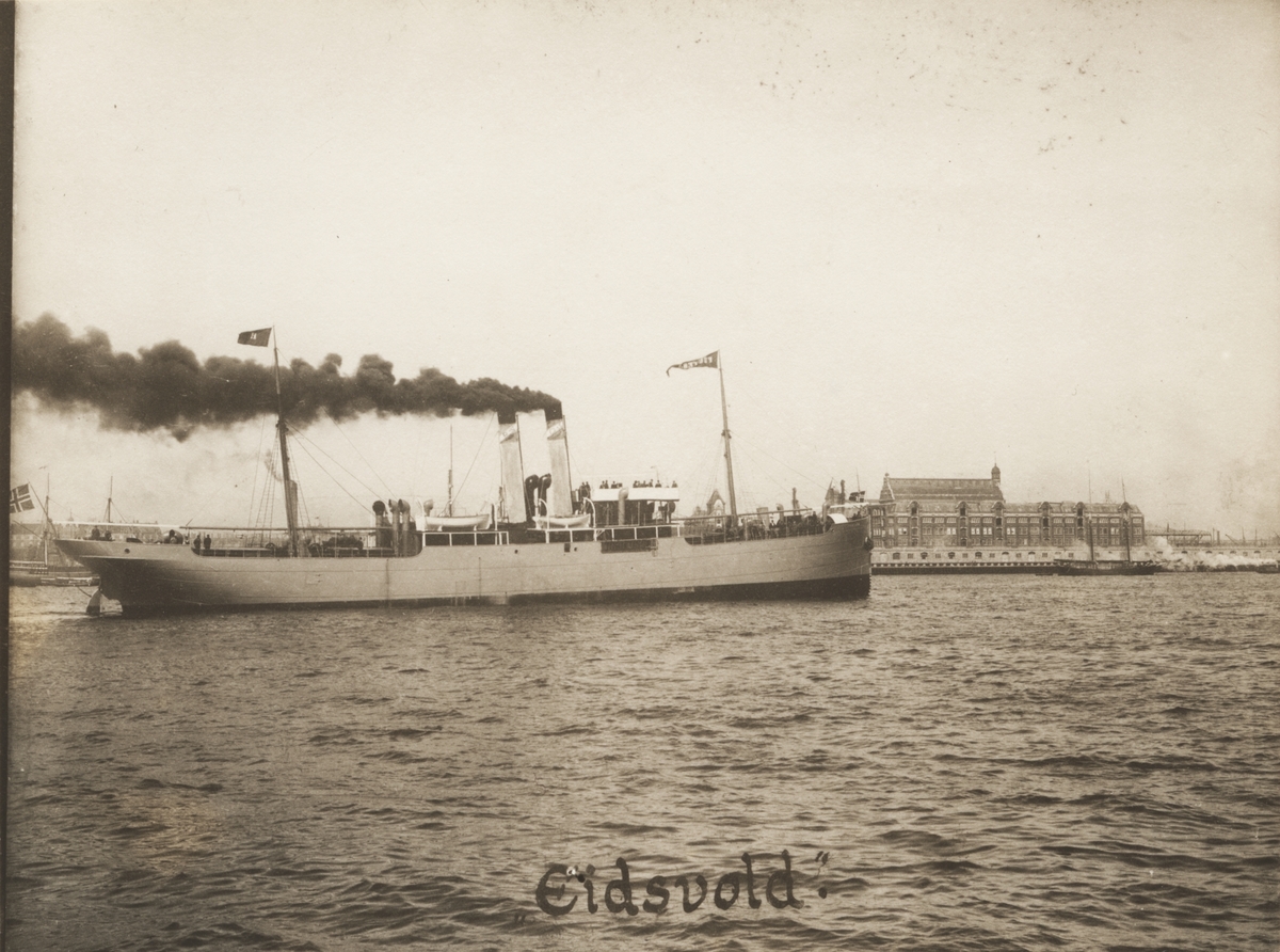 D/S 'Eidsvold' (Ex. Vika, Sjoa, Frutera)(b.1902, A/S Burmeister & Wain’s  Maskin- og Skibsbyggeri, København)