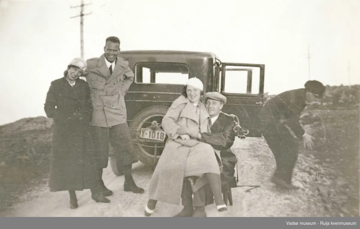 Venner på biltur i 1934.