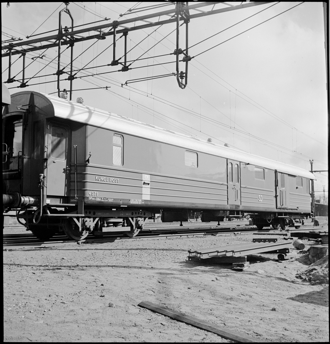 Postvagn SJ DFo33 4079. - Järnvägsmuseet / DigitaltMuseum
