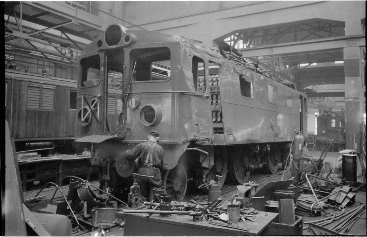 Reparation av SJ Da 888. - Järnvägsmuseet / DigitaltMuseum