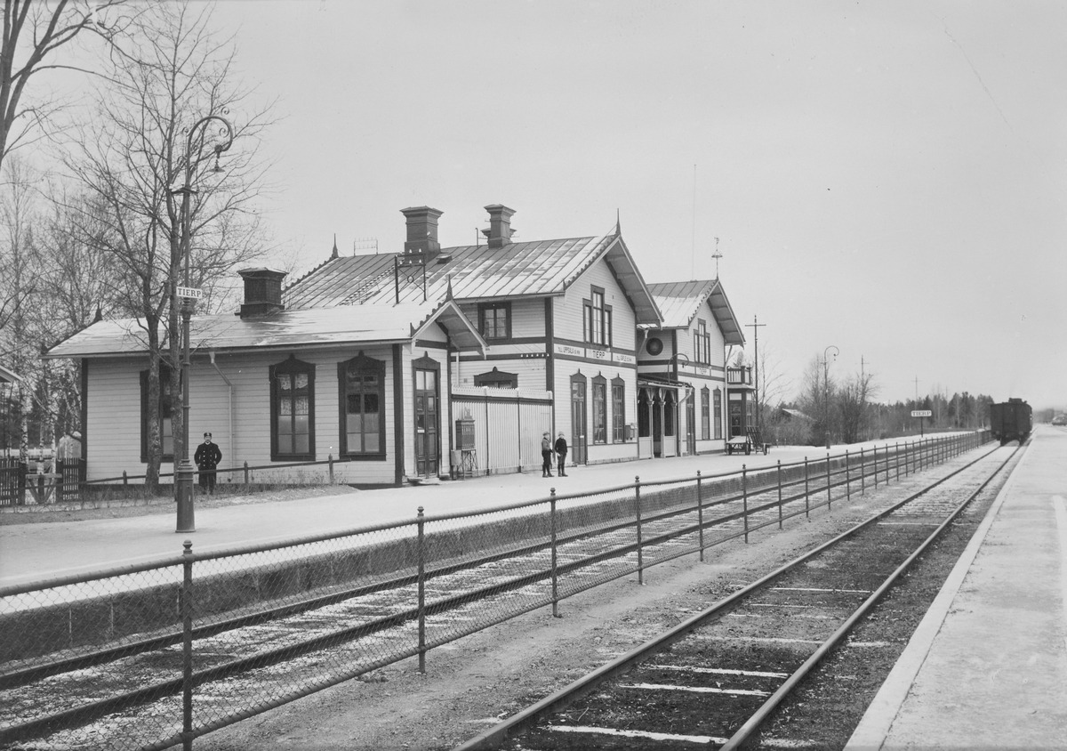 Tierp station