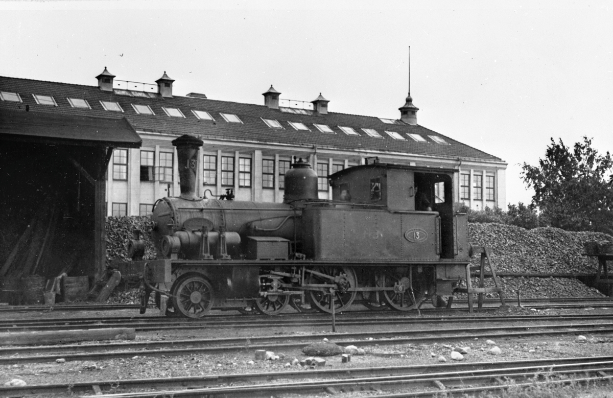 Norsholm - Västervik - Hultsfreds Järnvägar, NVHJ lok 13. Omlitterering 1924 till WÅB 20, skortad omkring 1940.