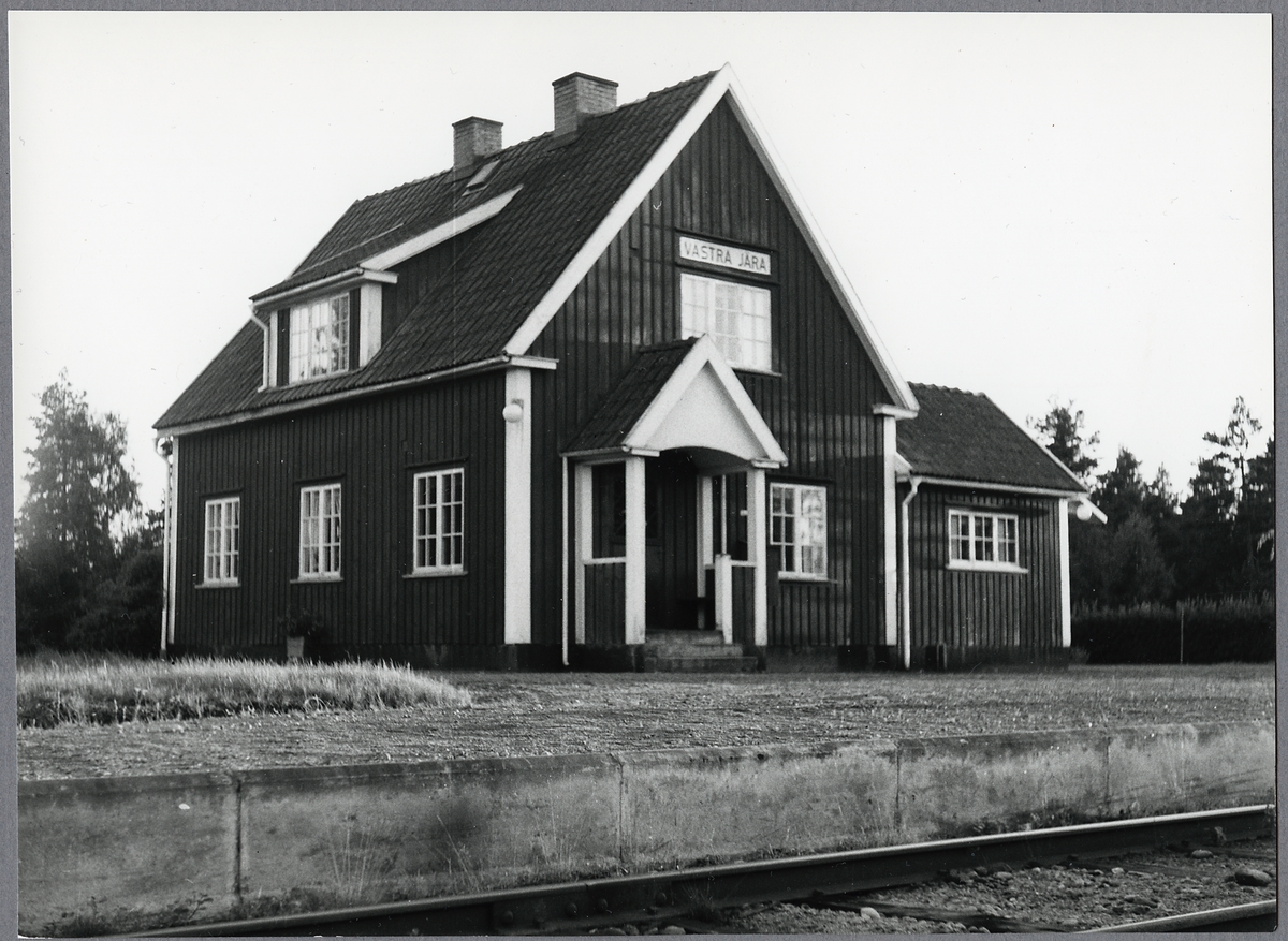 Västra Jära hållplats. Nedläggning av bandelen Ulricehamn - Jönköping den 1 september 1960.
