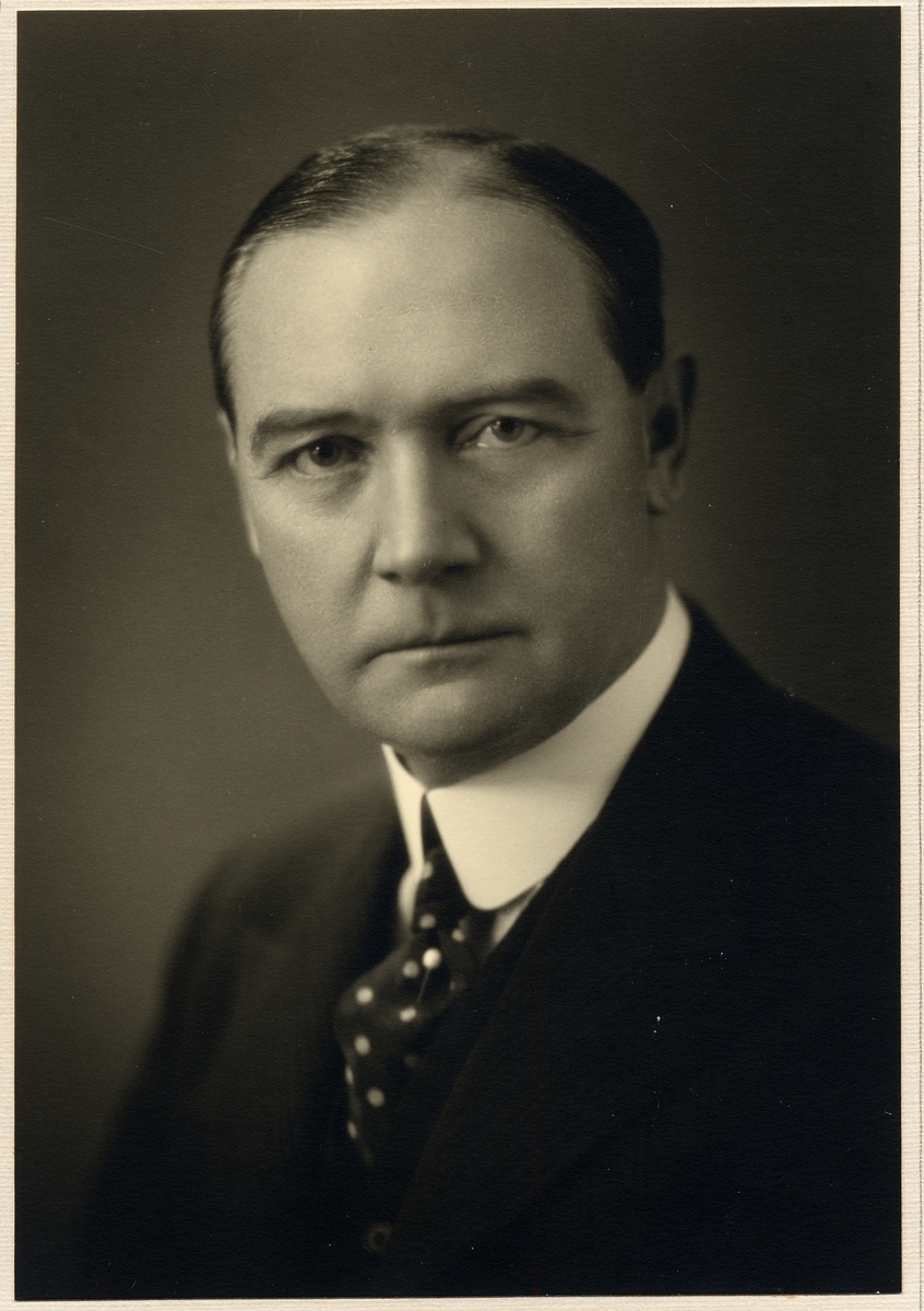 J.A.Vallentin   ev Östersund
Distriktschef 1929-1938  född 1883 död 1947