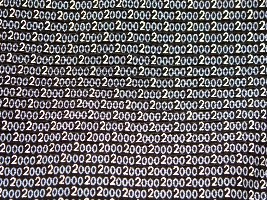 Småmönstrat rektangulär sidenscarf för X2000 med små siffror, nollorna är ljusgrå med silverfärgade 2:or.